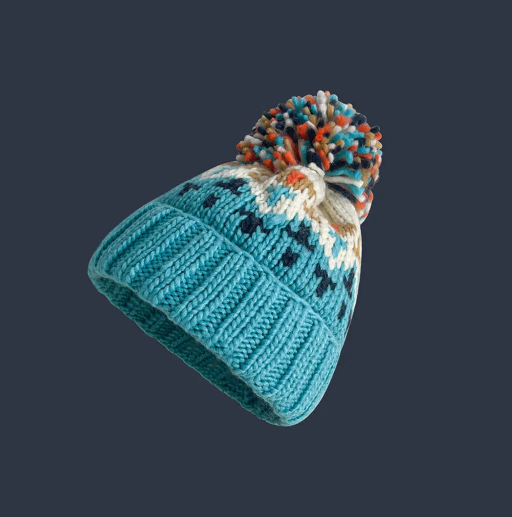 TAMARA – Cozy Snowflake Pom Beanie