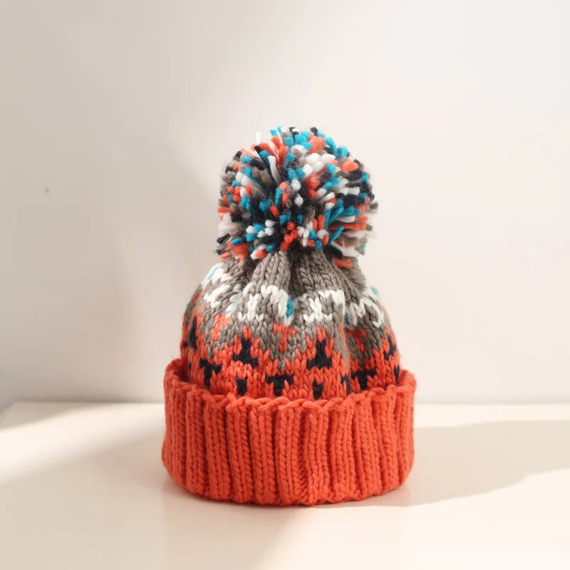 TAMARA – Cozy Snowflake Pom Beanie