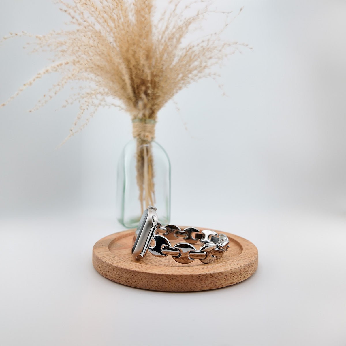 Apple Watch bracelet with marine links, for women, modern design, Vily model