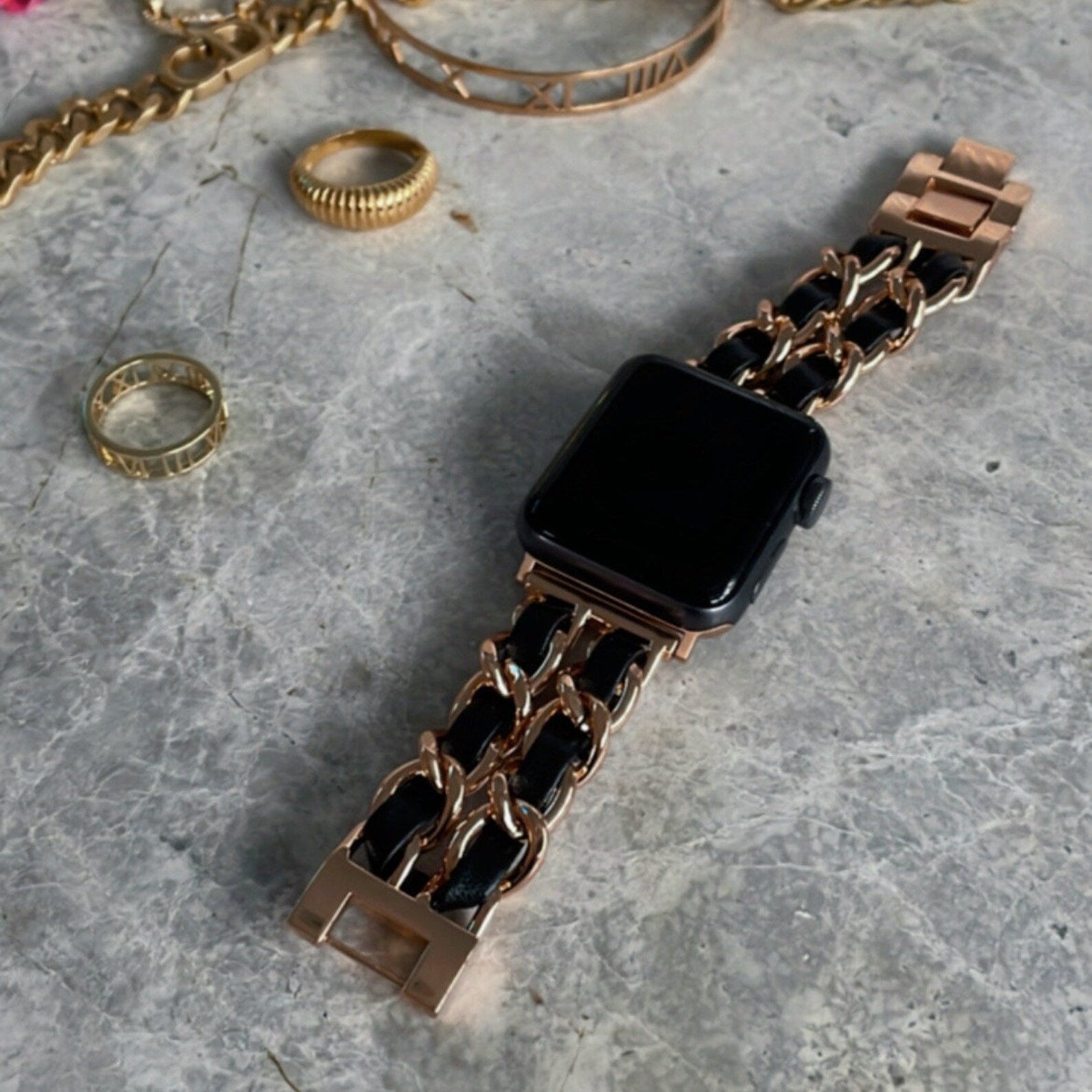 Apple Watch Bracelet in Stainless Steel, Interlaced Curb Chain, Multiple Finishes, Kelda Model