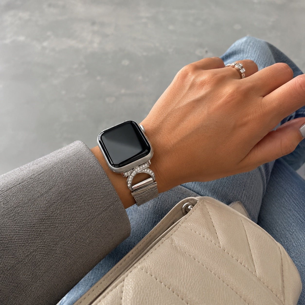 Apple Watch bracelet in stainless steel, adjustable magnetic clasp, elegant mesh with zirconium oxide, Roxie model