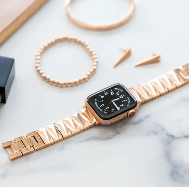 Apple Watch Bracelet in Alloy, Geometric Links, Luxurious Finish, Adjustable, for Women, Gisca Model