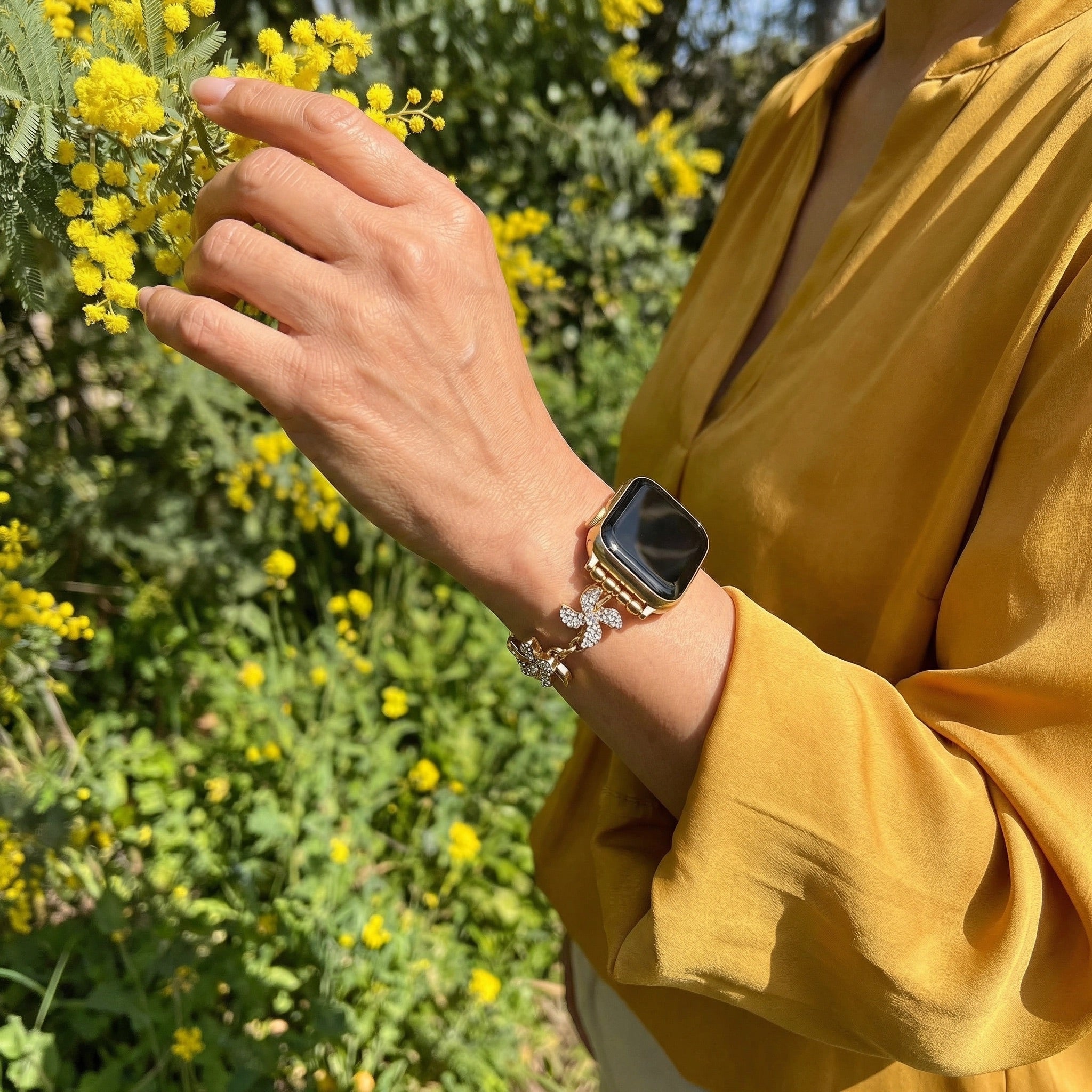 Apple Watch bracelet in metal alloy, rotating lotus flower, adjustable clip-on links, for women, Lossia model