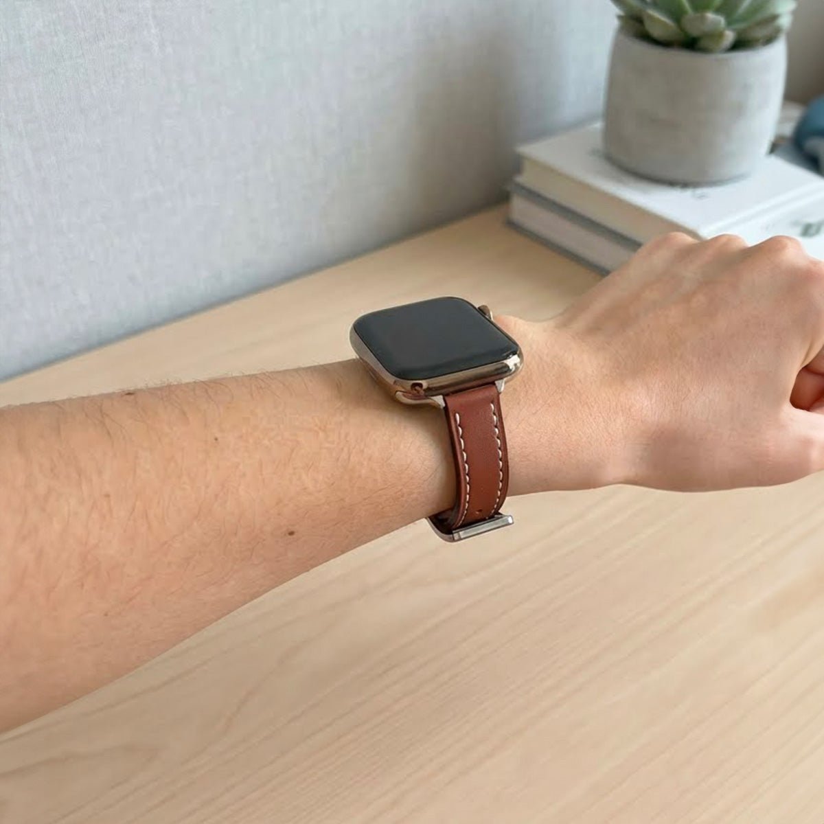 Apple Watch Bracelet, contrasting stitching, ardillon buckle, saddle style, Ermia model
