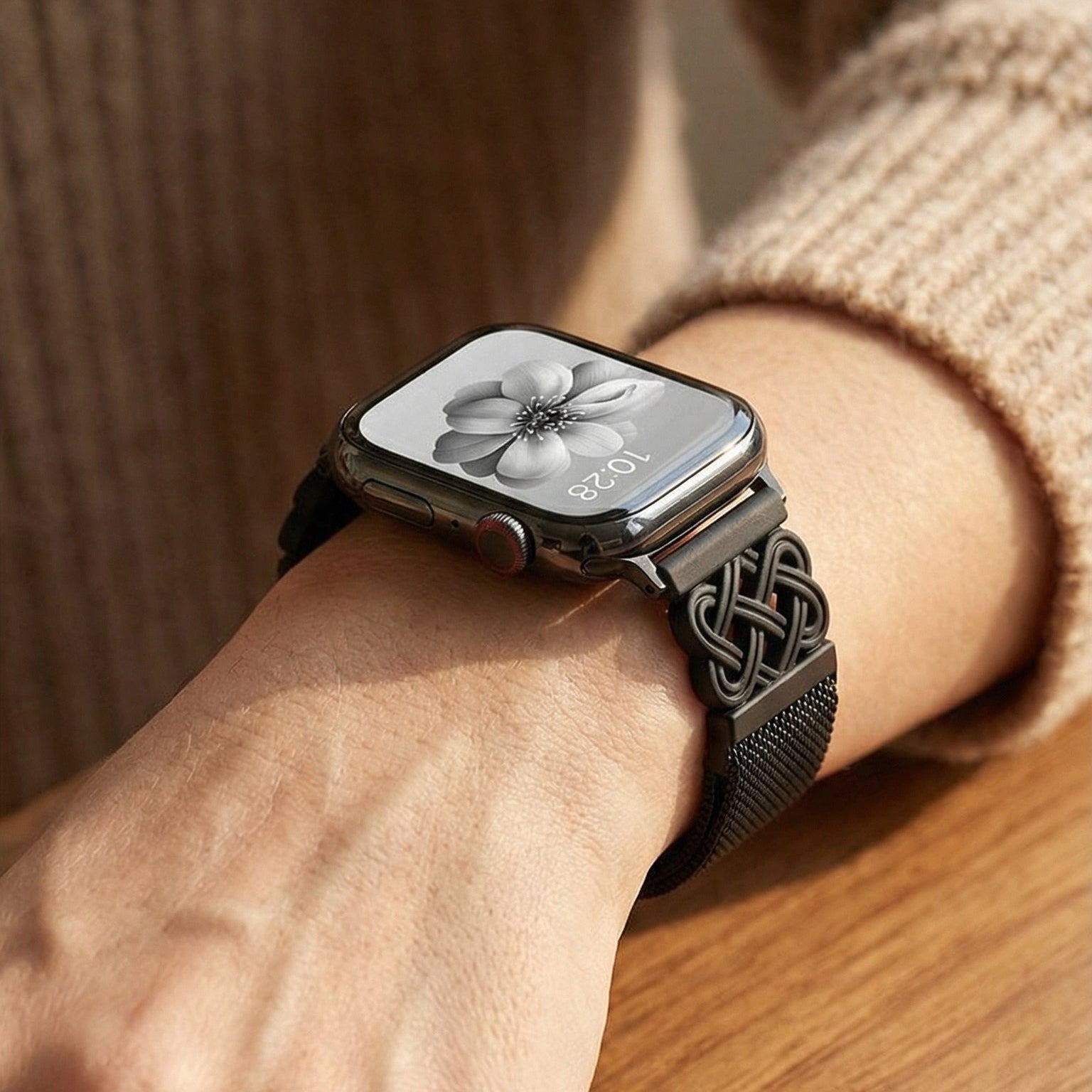 Woven nylon Apple Watch bracelet, endless Celtic knot pattern, magnetic clasp, refined style, Louison model