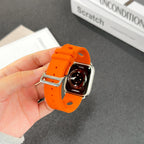 Apple Watch bracelet in perforated silicone, breathable design, stainless steel clasp, dynamic style, Harténie model