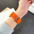 Apple Watch bracelet in perforated silicone, breathable design, stainless steel clasp, dynamic style, Harténie model