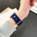 Apple Watch bracelet in perforated silicone, breathable design, stainless steel clasp, dynamic style, Harténie model