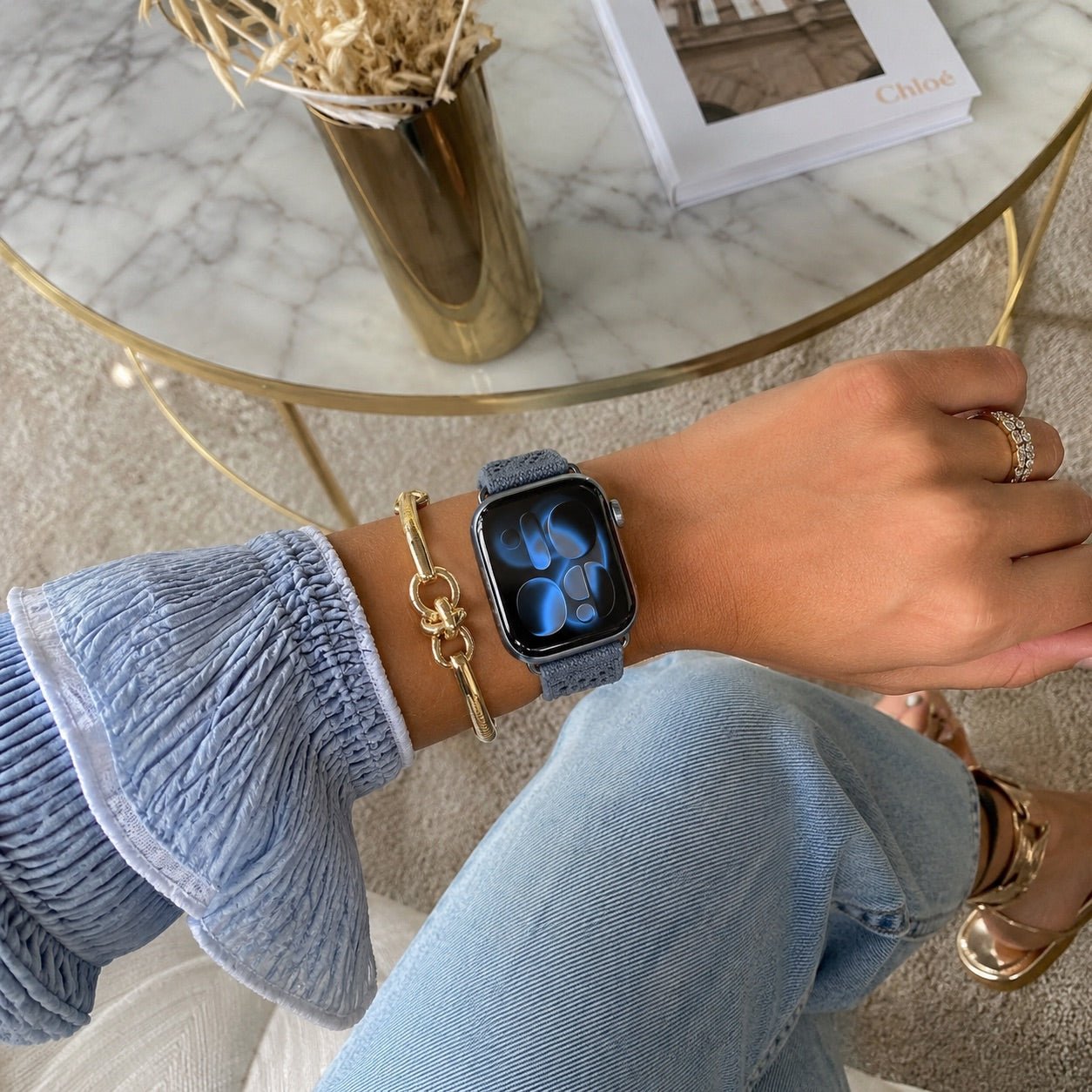Women's Apple Watch bracelet in breathable braided nylon, stainless steel tang buckle, compatible with all series, available in bright red, navy blue, beige, and slate gray, Urtia model