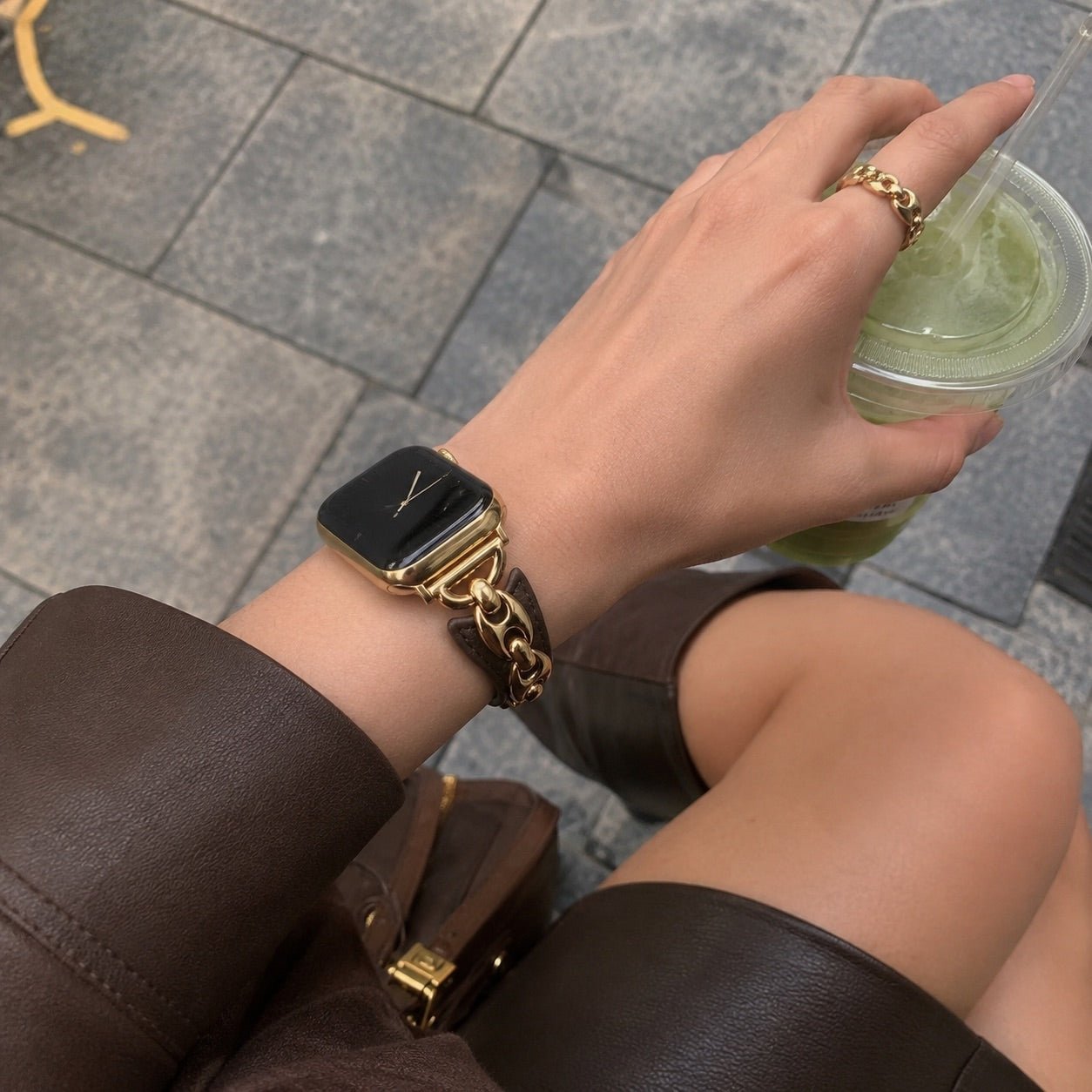 Apple Watch marine mesh bracelet, slim adjustable strap with pin buckle, gold, silver, and black finishes, Malsa model