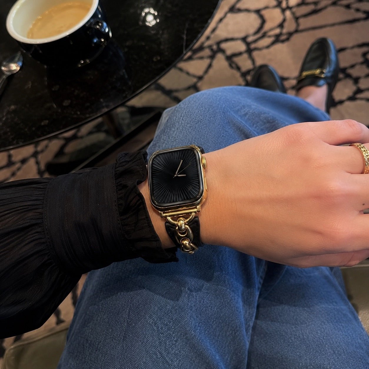 Apple Watch marine mesh bracelet, slim adjustable strap with pin buckle, gold, silver, and black finishes, Malsa model