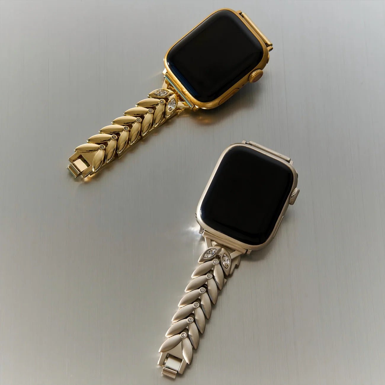 Apple Watch Bracelet for Women, Interlocking Leaves, Chic, Lokla Model