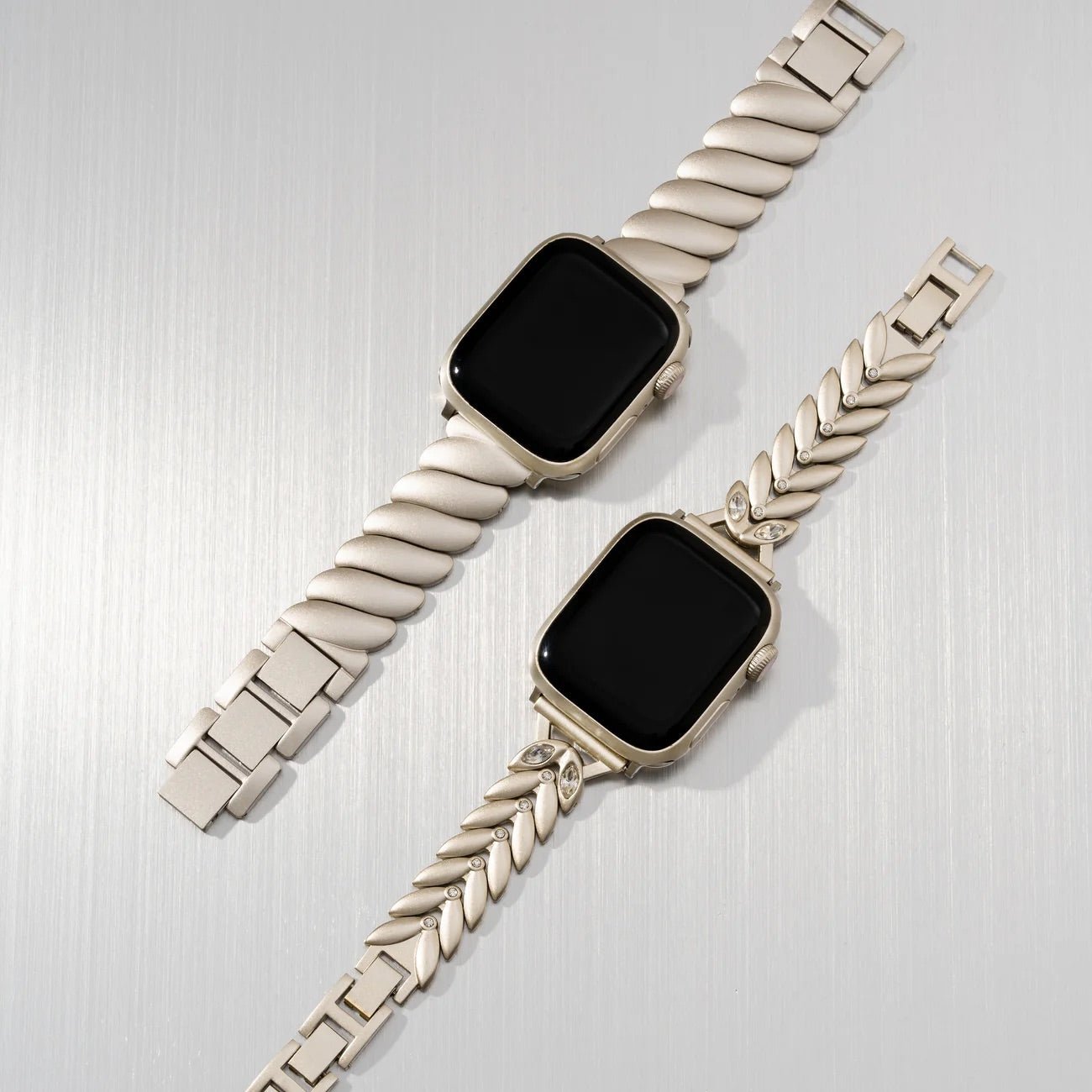 Apple Watch Bracelet for Women, Interlocking Leaves, Chic, Lokla Model