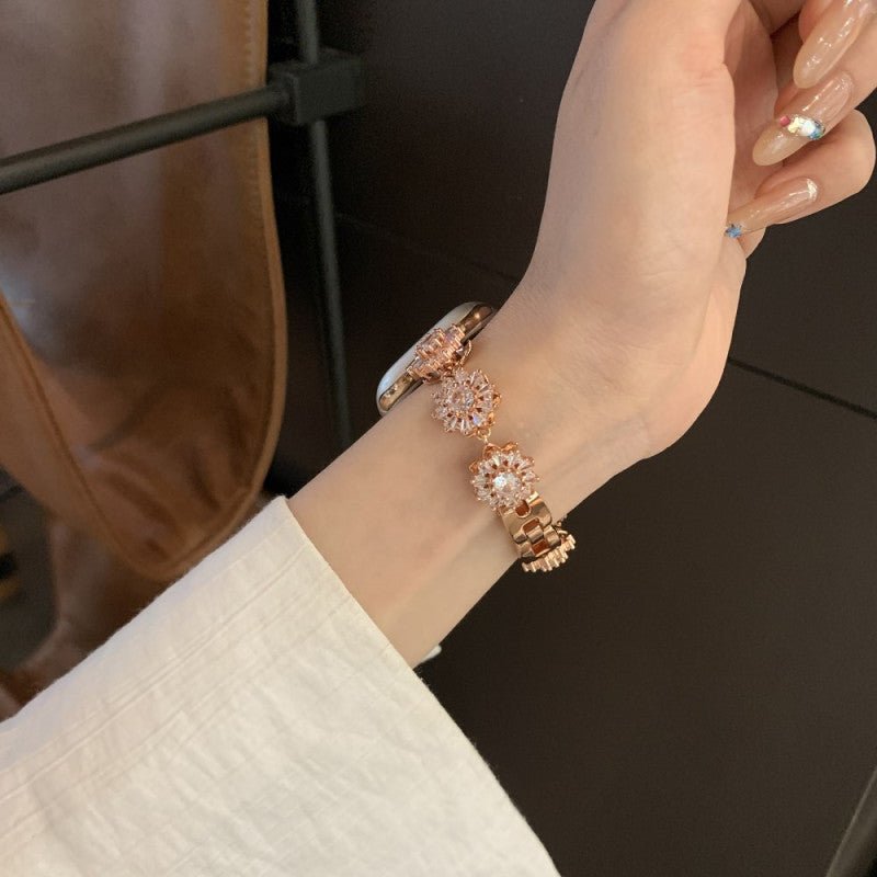 Apple Watch Bracelet, clover motif set with zircons, for women, Lotia model