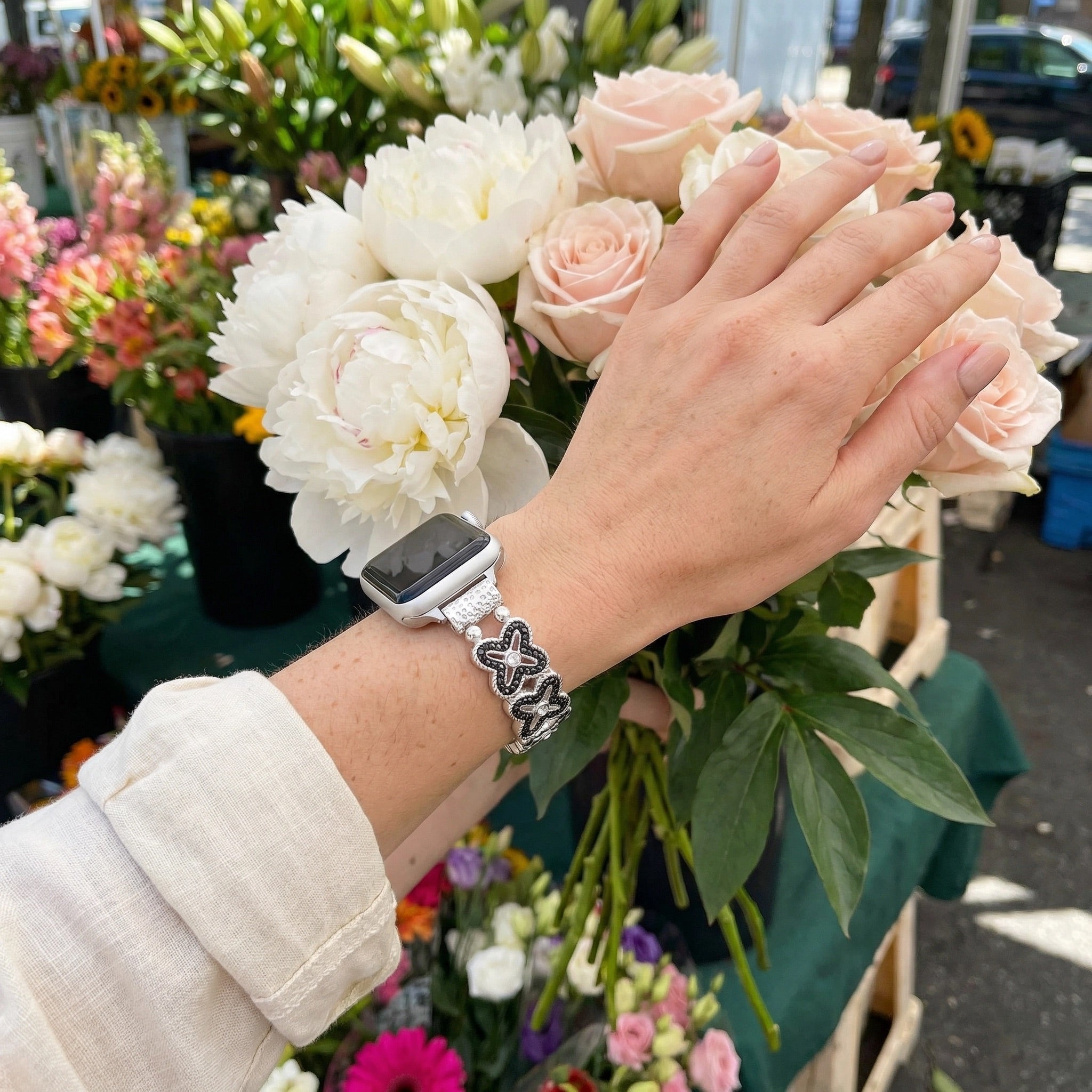Apple Watch Bracelet with Openwork Floral Mesh, Rhinestones, and Two-Tone Finish, Harpie Model