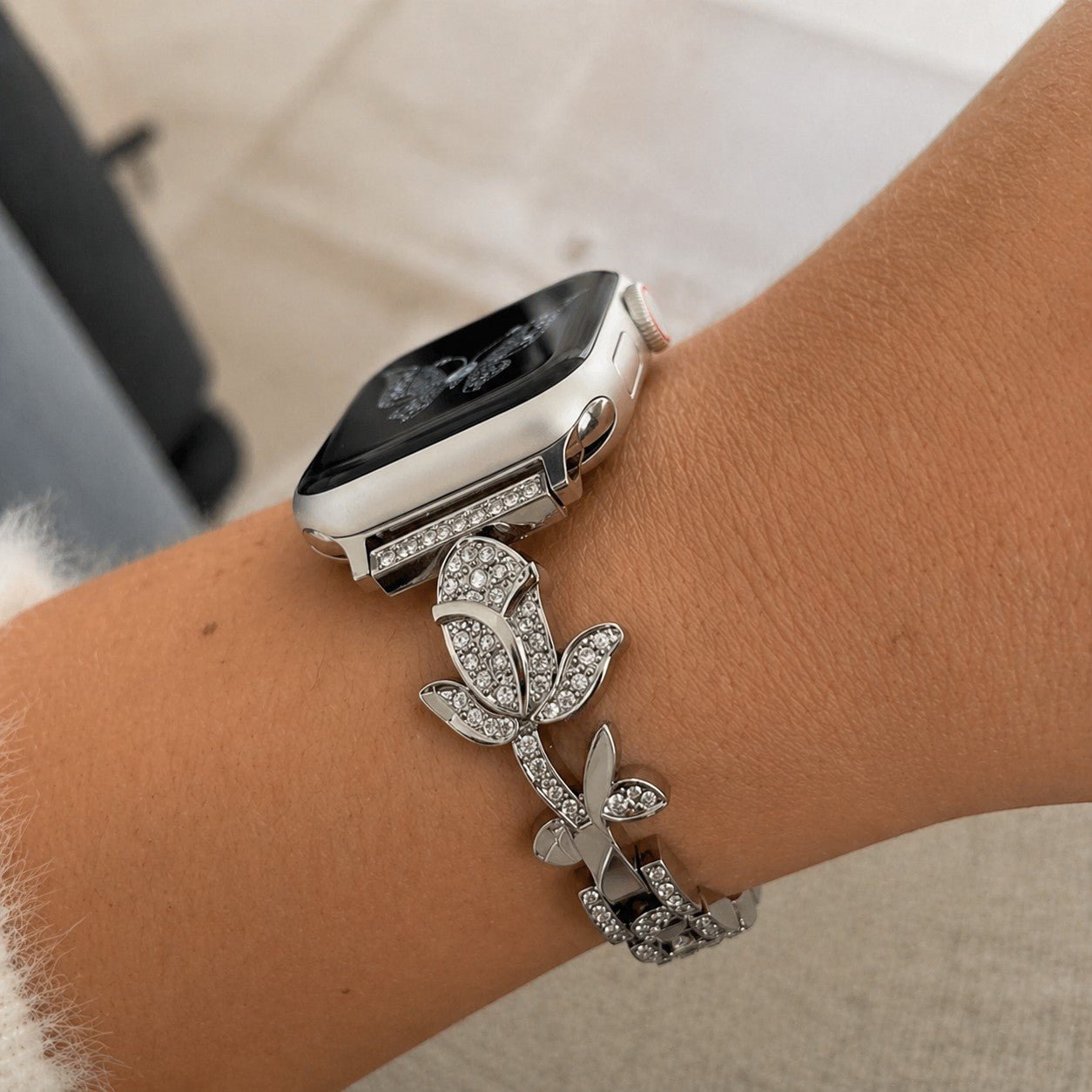 Apple Watch bracelet with rose motif paved with zircons, adjustable links, Billia model