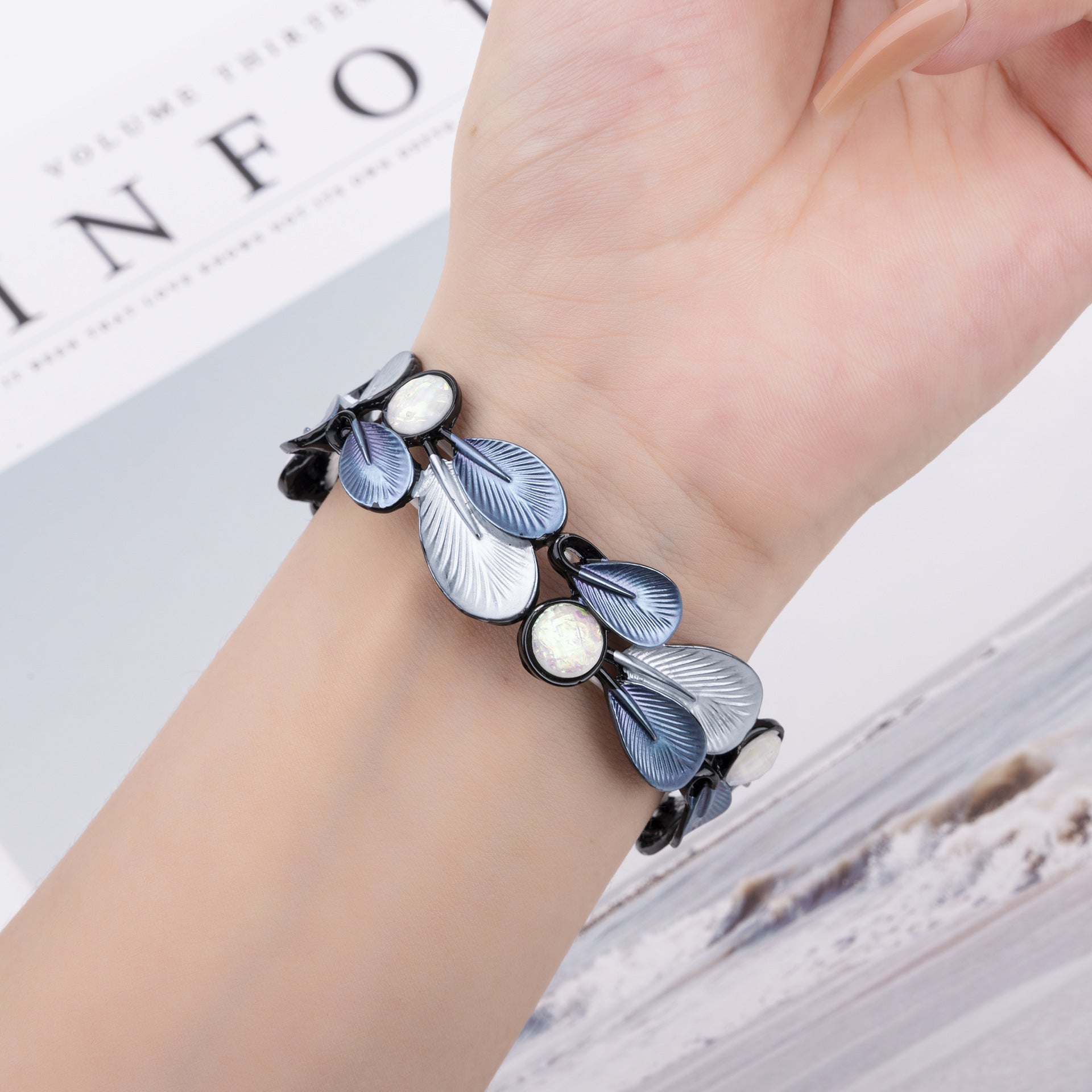 Apple Watch Bracelet, for women, harmonious feathers, Paonie model