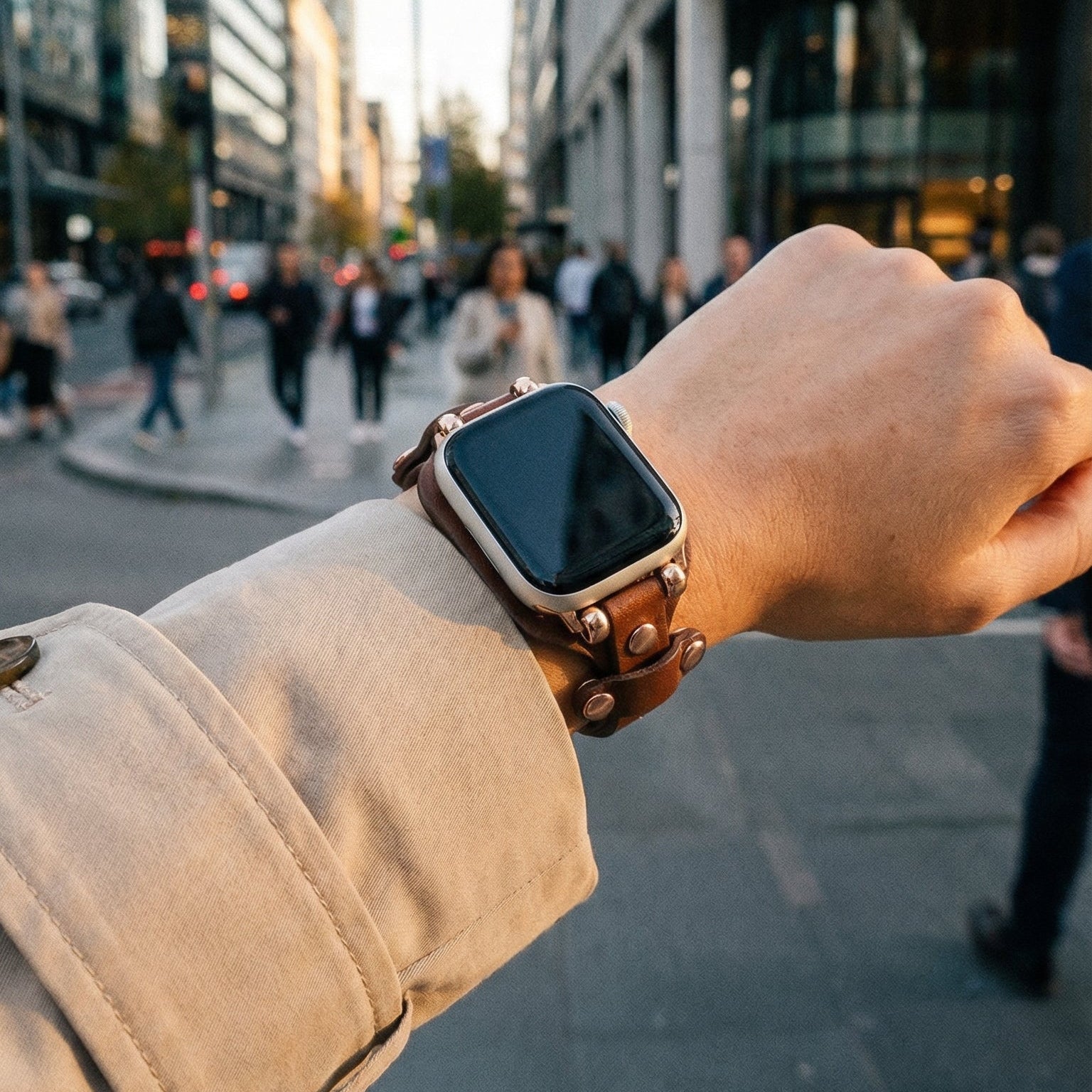 Apple Watch Cuff Bracelet with Rivets, Pin Buckle, Modern Design, Riveira Model