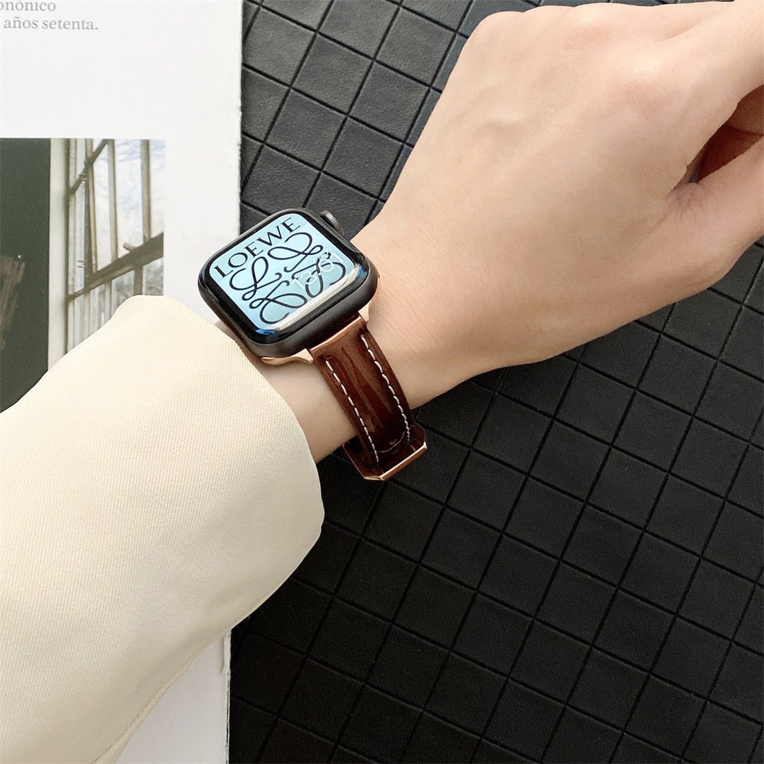 Apple Watch Bracelet, glossy lacquered finish, contrasting stitching, for women, Dexa model