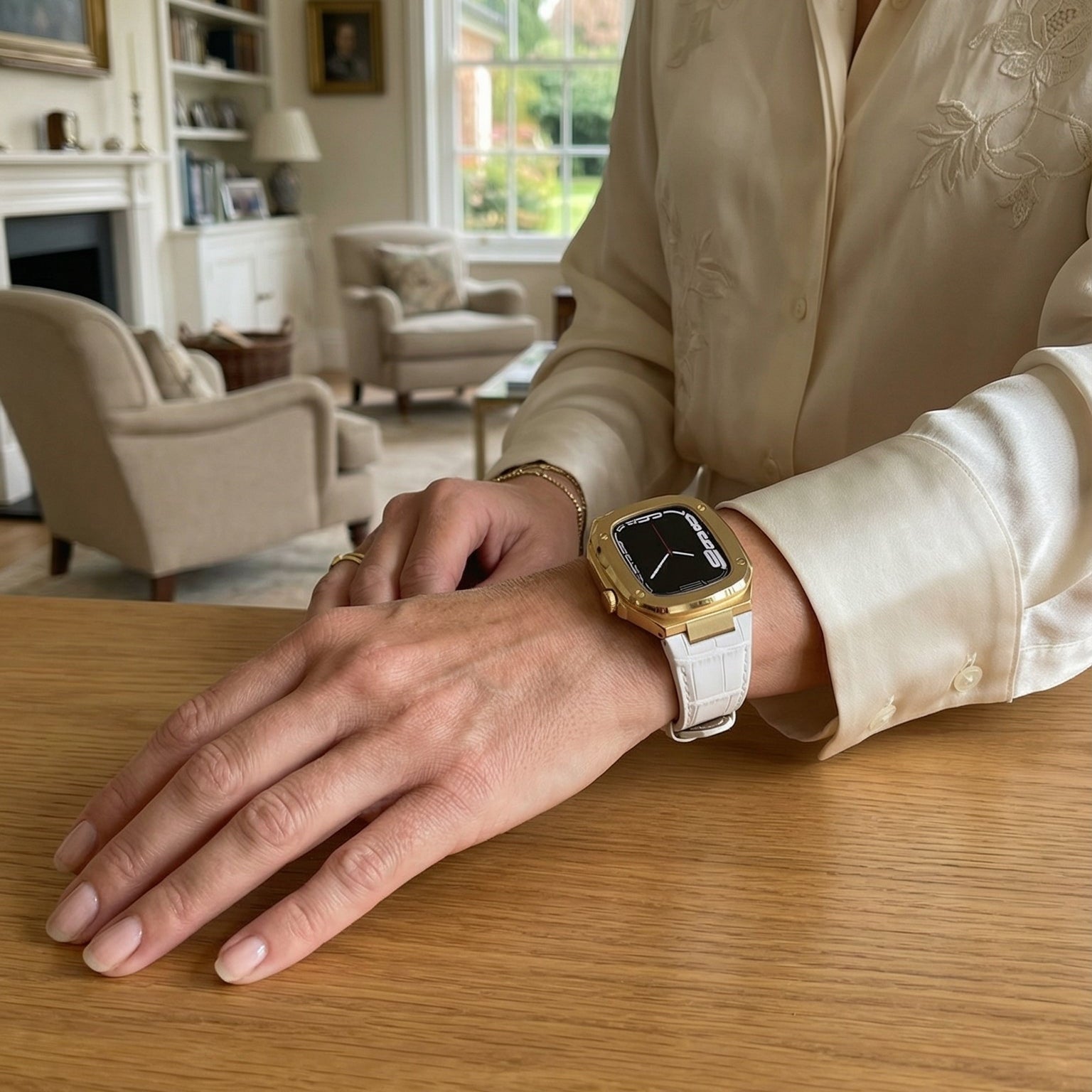 Leather watch bracelet with integrated case, compatible with Apple Watch, modern armor design, pin buckle, Castillon model