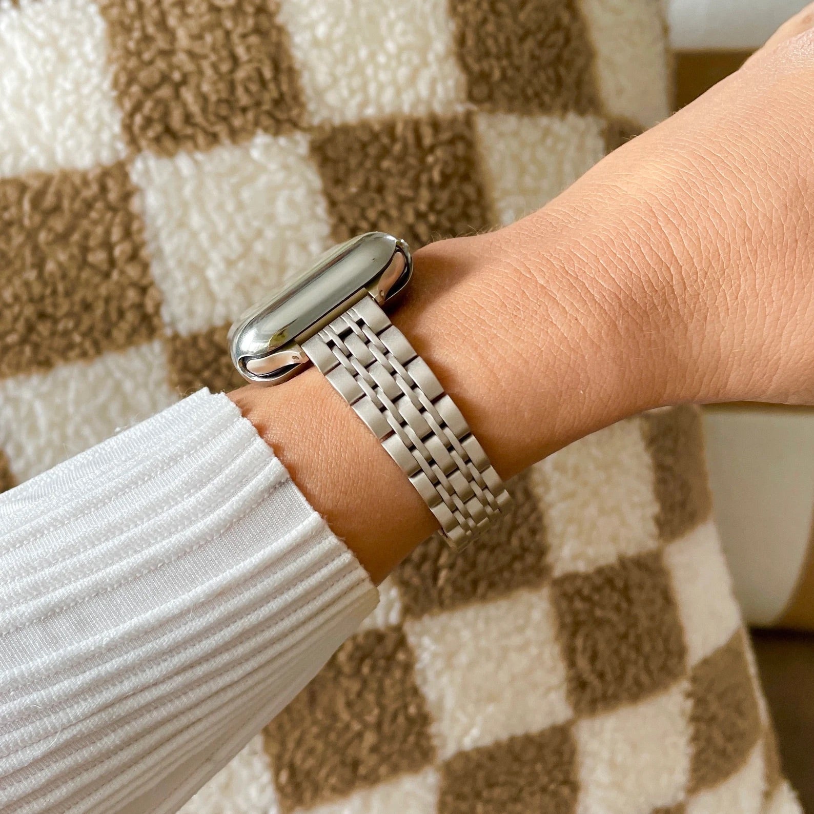 Apple Watch bracelet in stainless steel, five-row mesh with integrated case, Payda model